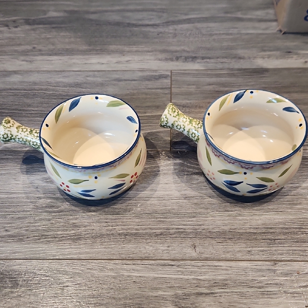 EUC Temptations Old World Set Of 2 Floral Ceramic Soup Bowls 18 Oz with Handles